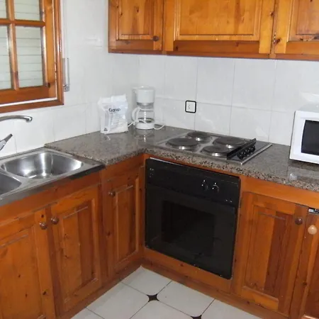 The House In Has 3 Bedrooms *