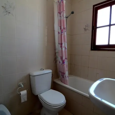 The House In Has 3 Bedrooms Holiday home